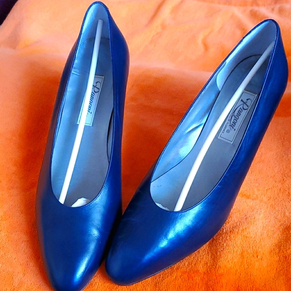 Rangoni Shoes Rangoni Of Florence Leather Navy Heels B Poshmark